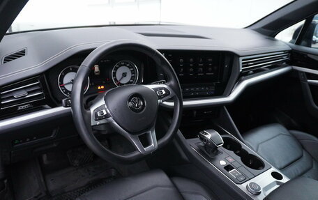 Volkswagen Touareg III, 2018 год, 4 550 000 рублей, 5 фотография