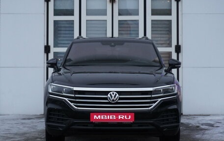 Volkswagen Touareg III, 2018 год, 4 550 000 рублей, 3 фотография