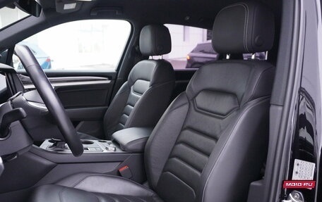 Volkswagen Touareg III, 2018 год, 4 550 000 рублей, 6 фотография