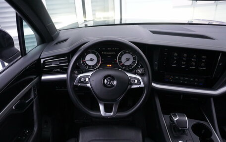 Volkswagen Touareg III, 2018 год, 4 550 000 рублей, 12 фотография