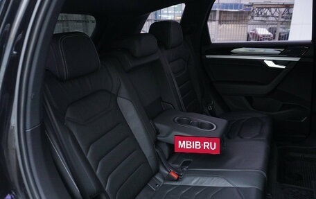 Volkswagen Touareg III, 2018 год, 4 550 000 рублей, 8 фотография