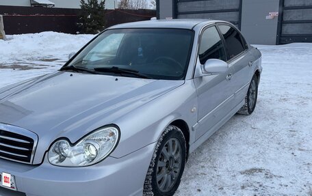 Hyundai Sonata IV рестайлинг, 2005 год, 325 000 рублей, 1 фотография