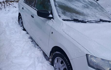 Skoda Rapid I, 2015 год, 785 000 рублей, 3 фотография