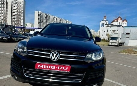 Volkswagen Touareg III, 2011 год, 2 200 000 рублей, 1 фотография