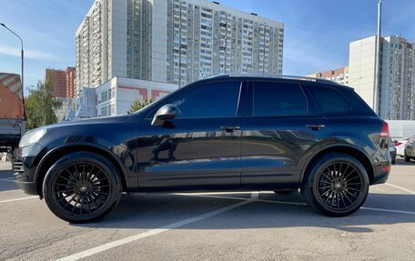 Volkswagen Touareg III, 2011 год, 2 200 000 рублей, 2 фотография