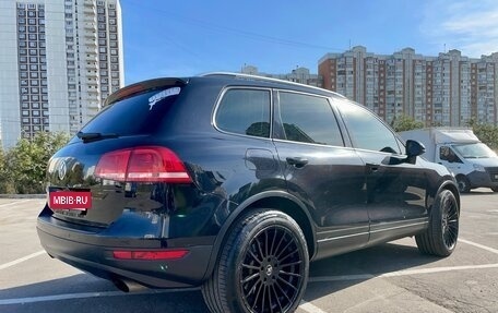 Volkswagen Touareg III, 2011 год, 2 200 000 рублей, 6 фотография