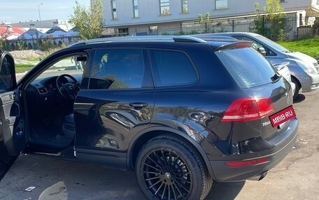 Volkswagen Touareg III, 2011 год, 2 200 000 рублей, 4 фотография