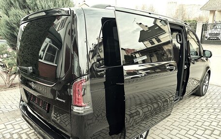 Mercedes-Benz V-Класс, 2024 год, 9 880 000 рублей, 10 фотография