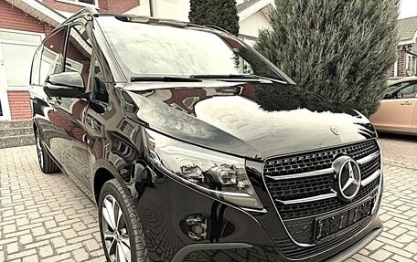 Mercedes-Benz V-Класс, 2024 год, 9 880 000 рублей, 7 фотография