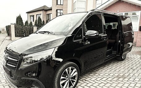 Mercedes-Benz V-Класс, 2024 год, 9 880 000 рублей, 15 фотография