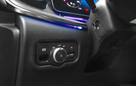 Mercedes-Benz V-Класс, 2024 год, 9 880 000 рублей, 28 фотография