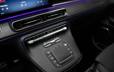 Mercedes-Benz V-Класс, 2024 год, 9 880 000 рублей, 22 фотография