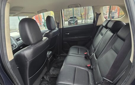 Mitsubishi Outlander III рестайлинг 3, 2018 год, 2 350 000 рублей, 7 фотография