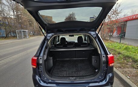 Mitsubishi Outlander III рестайлинг 3, 2018 год, 2 350 000 рублей, 13 фотография