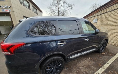 Mitsubishi Outlander III рестайлинг 3, 2018 год, 2 350 000 рублей, 22 фотография