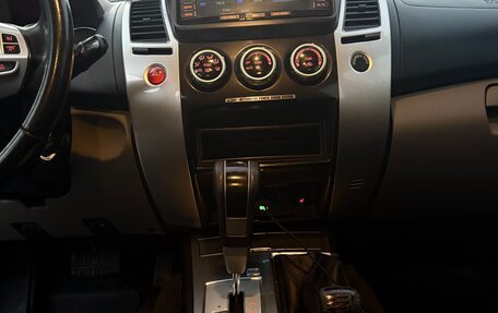 Mitsubishi Pajero Sport II рестайлинг, 2014 год, 1 570 000 рублей, 15 фотография