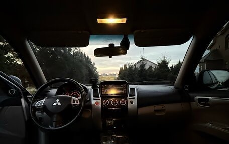 Mitsubishi Pajero Sport II рестайлинг, 2014 год, 1 570 000 рублей, 13 фотография