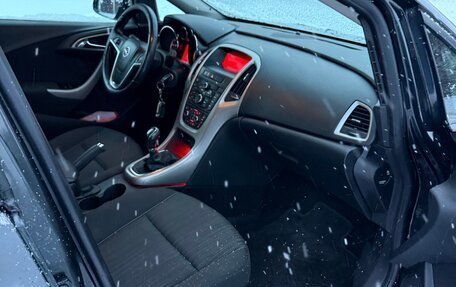 Opel Astra J, 2011 год, 700 000 рублей, 9 фотография