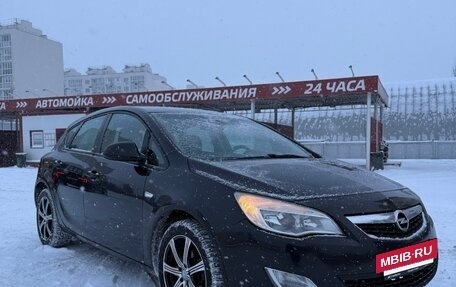 Opel Astra J, 2011 год, 700 000 рублей, 2 фотография