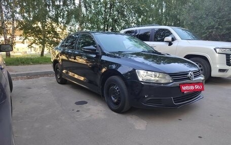 Volkswagen Jetta VI, 2013 год, 750 000 рублей, 3 фотография