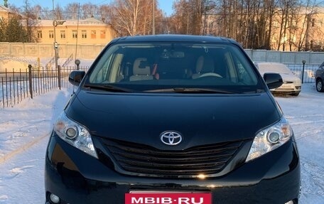 Toyota Sienna III, 2010 год, 1 599 999 рублей, 11 фотография