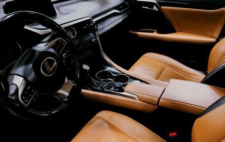 Lexus RX IV рестайлинг, 2017 год, 4 000 000 рублей, 20 фотография