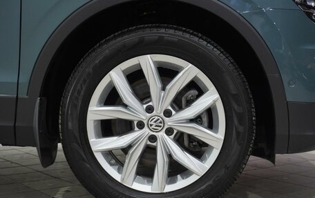 Volkswagen Tiguan II, 2020 год, 2 430 000 рублей, 11 фотография