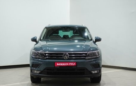 Volkswagen Tiguan II, 2020 год, 2 430 000 рублей, 3 фотография