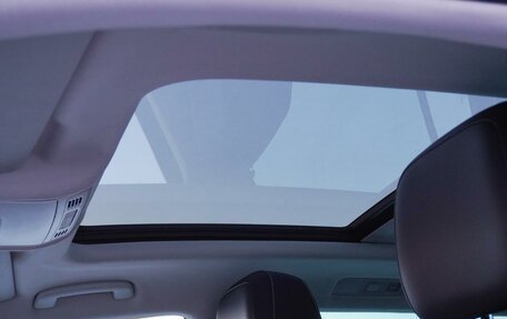 Volkswagen Tiguan II, 2020 год, 2 430 000 рублей, 17 фотография