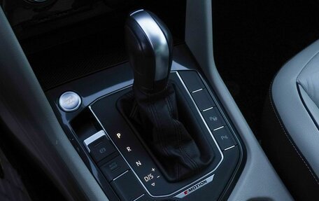 Volkswagen Tiguan II, 2020 год, 2 430 000 рублей, 18 фотография