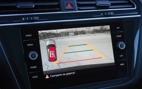 Volkswagen Tiguan II, 2020 год, 2 430 000 рублей, 20 фотография