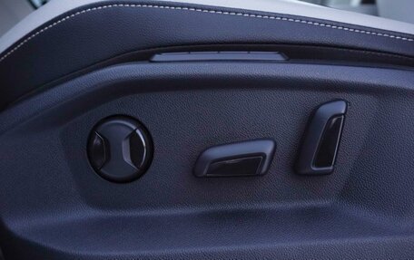 Volkswagen Tiguan II, 2020 год, 2 430 000 рублей, 27 фотография