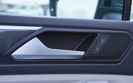 Volkswagen Tiguan II, 2020 год, 2 430 000 рублей, 31 фотография