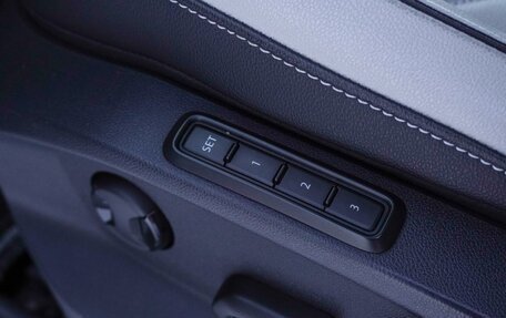 Volkswagen Tiguan II, 2020 год, 2 430 000 рублей, 28 фотография