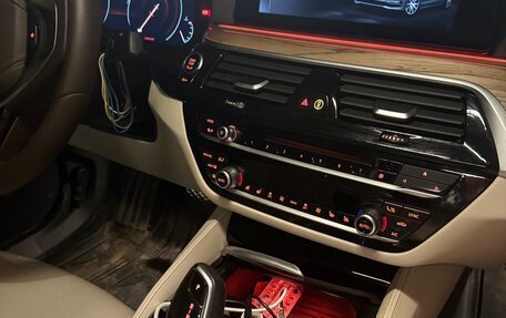 BMW 5 серия, 2018 год, 2 000 000 рублей, 3 фотография