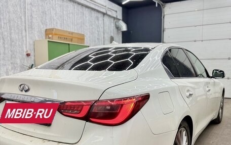 Infiniti Q50 I рестайлинг, 2018 год, 1 370 000 рублей, 4 фотография