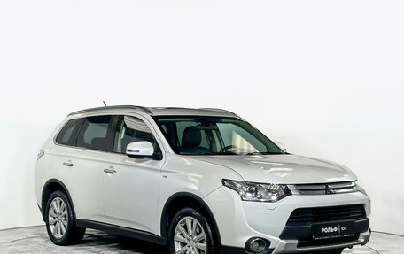 Mitsubishi Outlander III рестайлинг 3, 2014 год, 1 535 000 рублей, 3 фотография