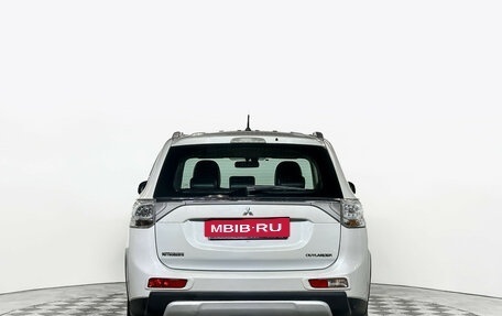 Mitsubishi Outlander III рестайлинг 3, 2014 год, 1 535 000 рублей, 6 фотография