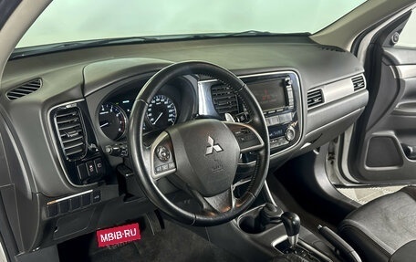 Mitsubishi Outlander III рестайлинг 3, 2014 год, 1 535 000 рублей, 19 фотография