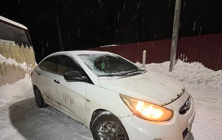 Hyundai Solaris II рестайлинг, 2011 год, 550 000 рублей, 3 фотография