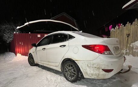 Hyundai Solaris II рестайлинг, 2011 год, 550 000 рублей, 13 фотография