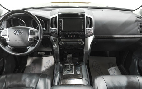 Toyota Land Cruiser 200, 2013 год, 4 799 000 рублей, 9 фотография