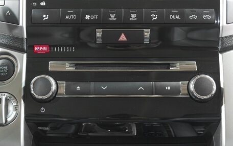 Toyota Land Cruiser 200, 2013 год, 4 799 000 рублей, 15 фотография