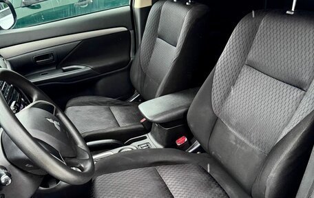 Mitsubishi Outlander III рестайлинг 3, 2013 год, 1 220 000 рублей, 10 фотография