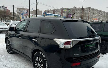 Mitsubishi Outlander III рестайлинг 3, 2013 год, 1 220 000 рублей, 8 фотография