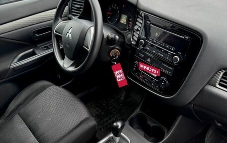 Mitsubishi Outlander III рестайлинг 3, 2013 год, 1 220 000 рублей, 13 фотография