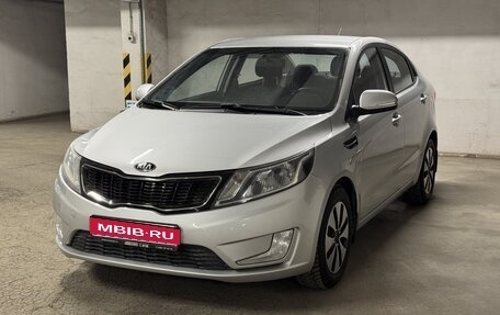 KIA Rio III рестайлинг, 2013 год, 880 000 рублей, 1 фотография