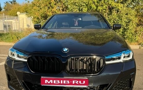 BMW 5 серия, 2019 год, 2 940 000 рублей, 13 фотография