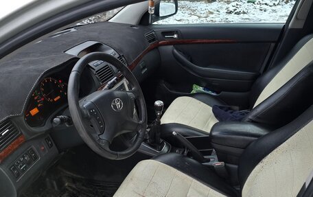 Toyota Avensis III рестайлинг, 2004 год, 530 000 рублей, 9 фотография