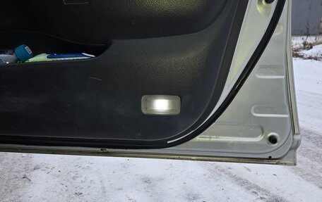 Toyota Avensis III рестайлинг, 2004 год, 530 000 рублей, 21 фотография